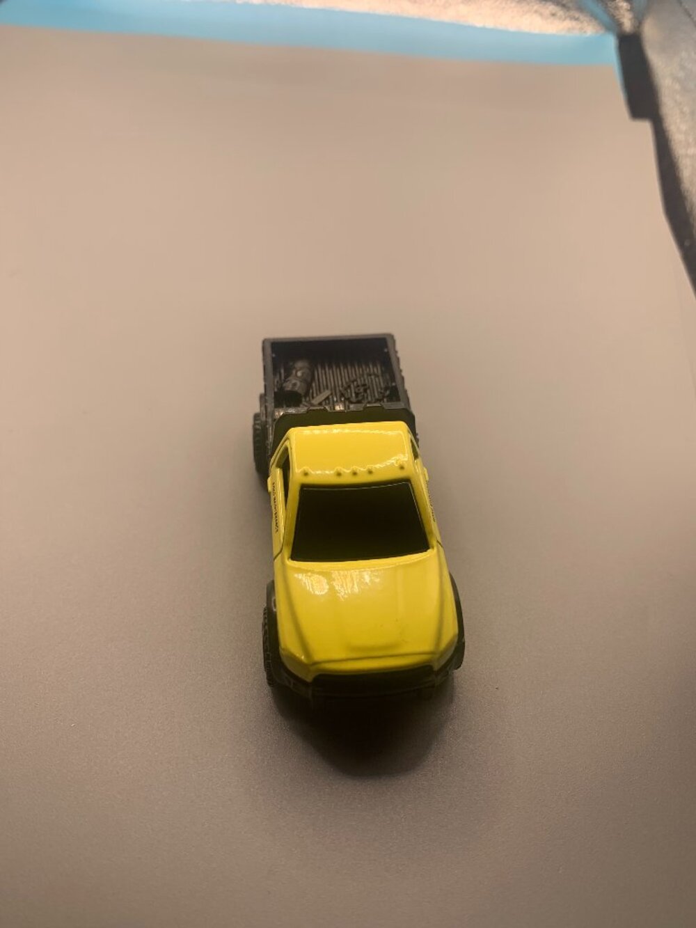 1:64 Matchbox Yellow Road Maintenance Truck LOOSE